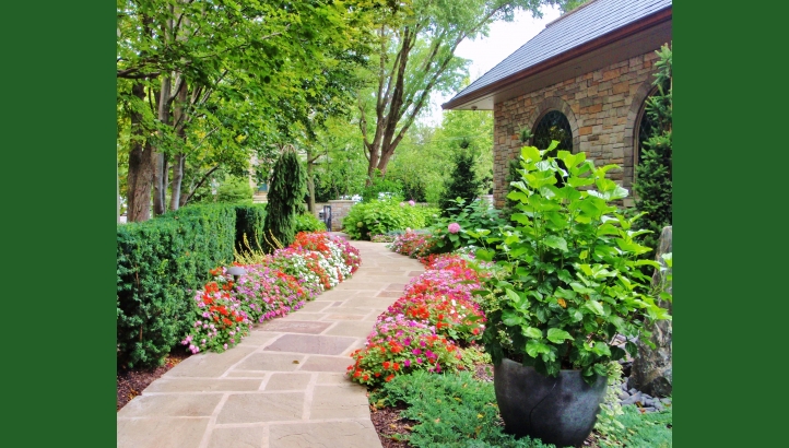 GARDENS & PATIOS