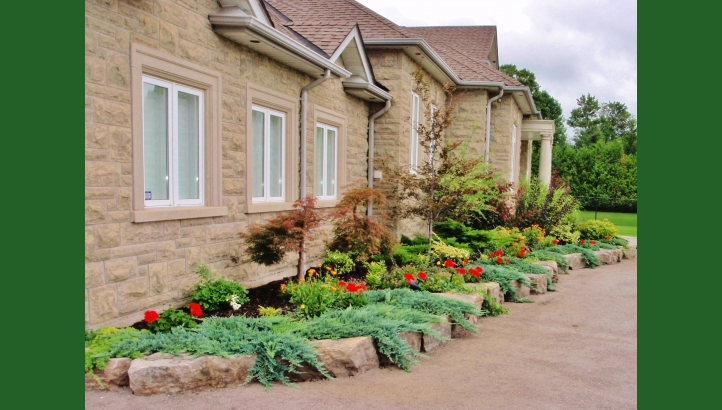 GARDENS & PATIOS
